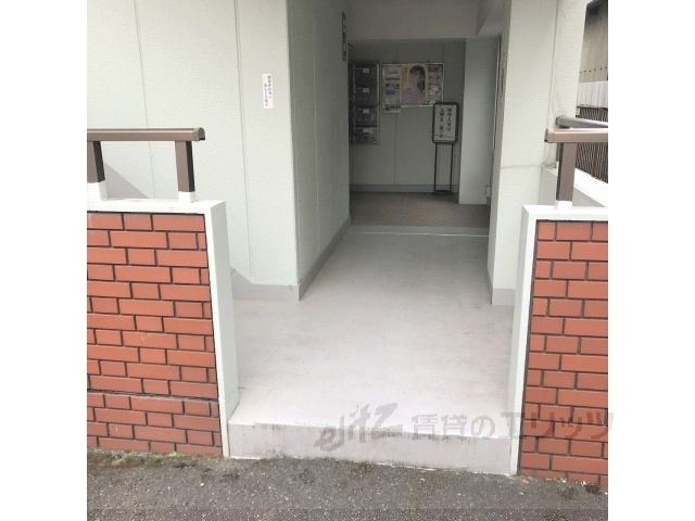 エントランス　エントランス