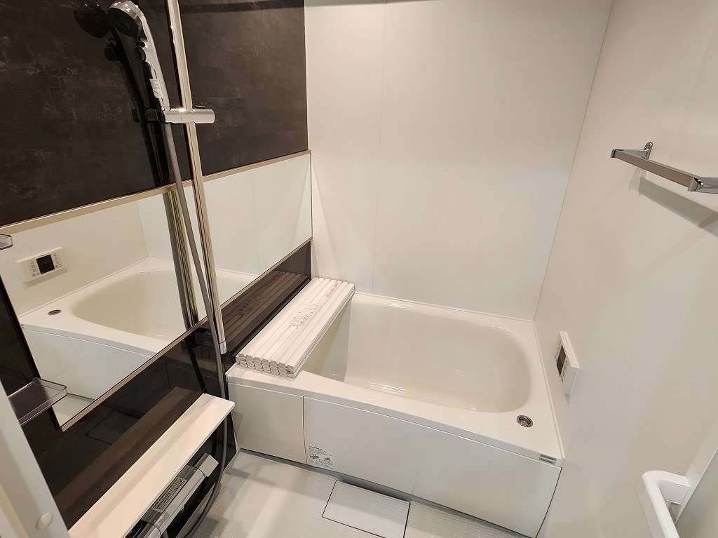 バス・シャワールーム　追焚き・浴室乾燥機付バスルーム