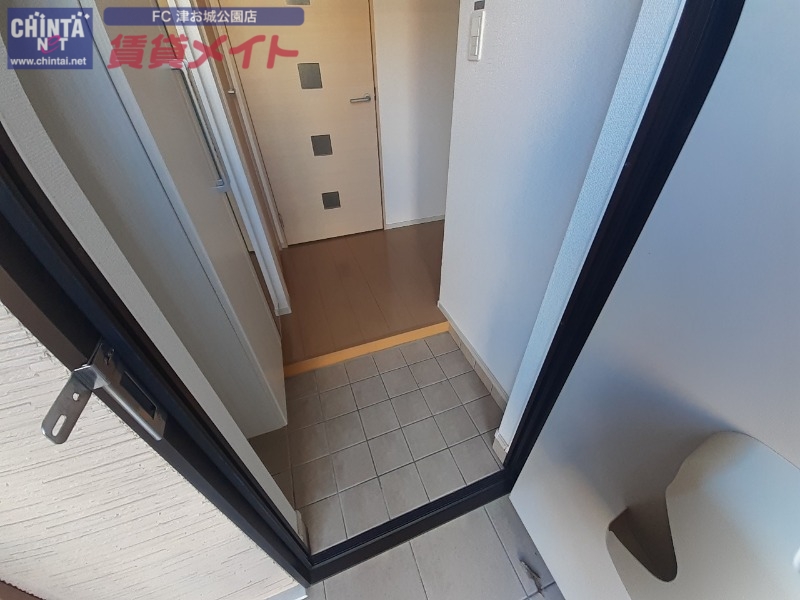 玄関　反転タイプ参考写真