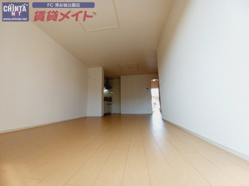 居室・リビング　反転タイプ参考写真