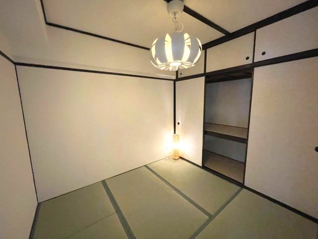 居室・リビング　イメージとして同建物他部屋を表示しています