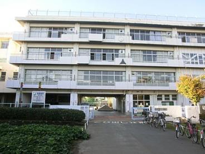 小学校　新座市立新堀小学校（小学校）まで1200m