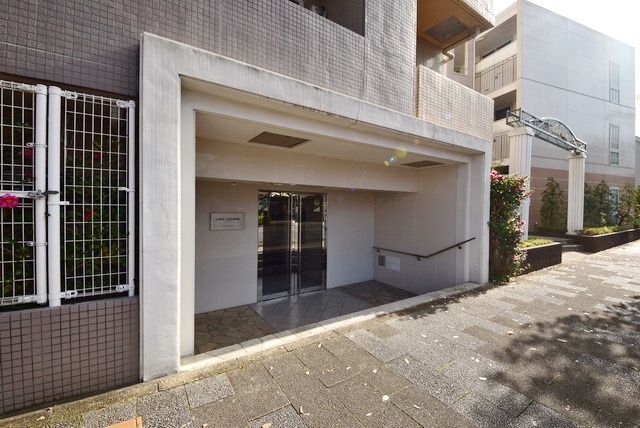 エントランス　★お問い合わせはタウンハウジング聖蹟桜ヶ丘店まで★