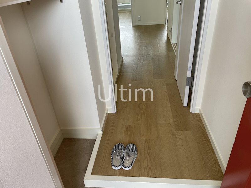 玄関　別部屋のお写真です。ご参考までに！