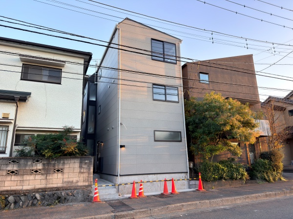 建物外観　※新築・工事中写真（2025年12月1日撮影）