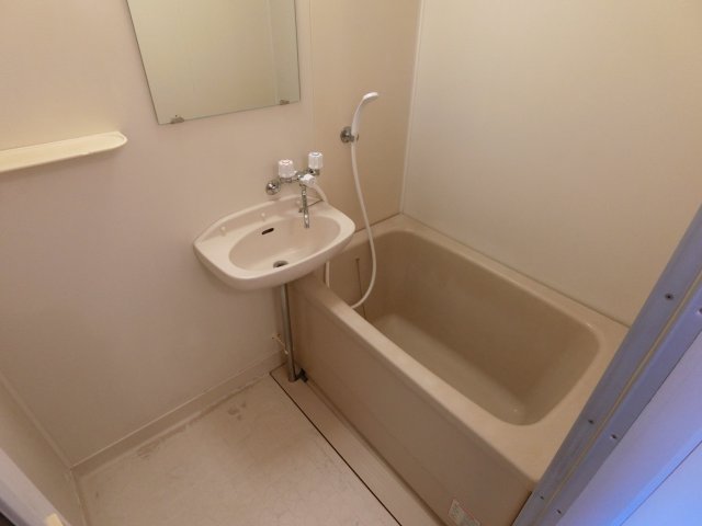 バス・シャワールーム　他のお部屋の参考写真となります。