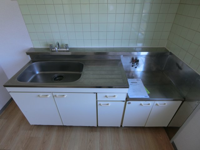 キッチン　他のお部屋の参考写真となります。