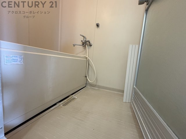 バス・シャワールーム　バストイレセパレートタイプの浴室です♪