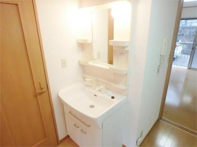 洗面設備　シャンプードレッサーで忙しい朝も快適です