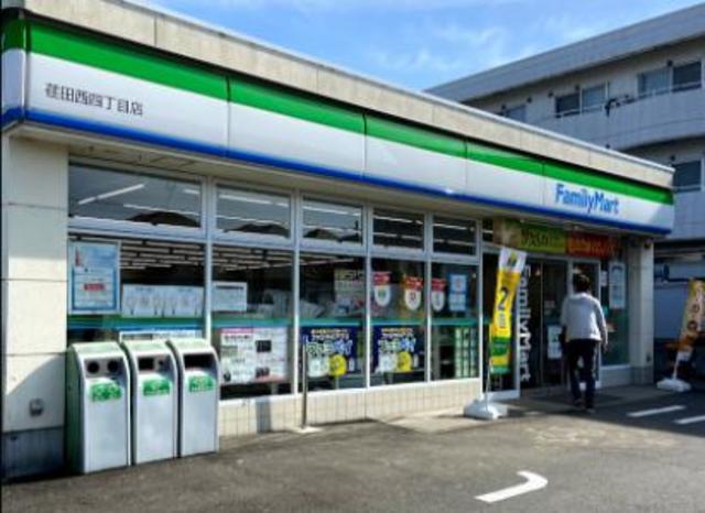 コンビニ　ファミリーマート荏田西四丁目店（コンビニ）まで393m