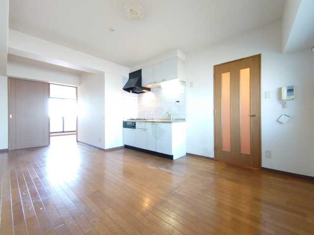 居室・リビング　ローズガーデン