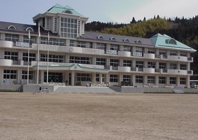 小学校　伊勢原市立大田小学校（小学校）まで1019m