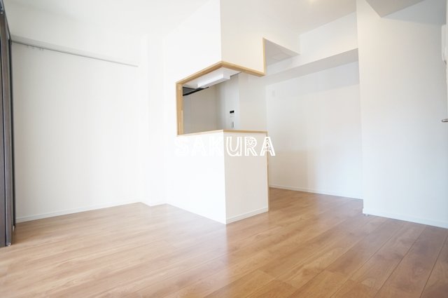 居室・リビング　こちらのリビングで趣味の時間をお楽しみください♪