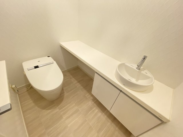 トイレ　清潔感のあるトイレです