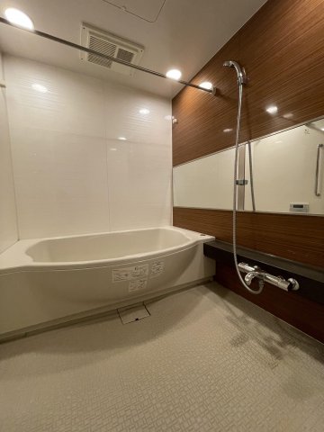 バス・シャワールーム　ゆったり過ごせるお風呂です