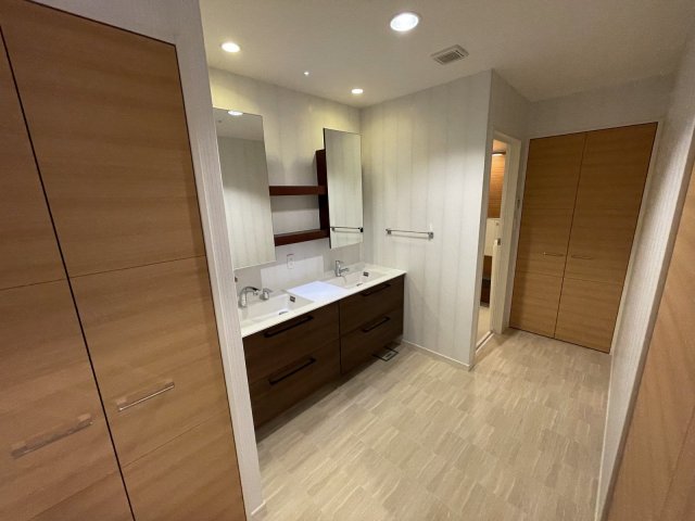 洗面設備　忙しい朝には欠かせない洗面所です