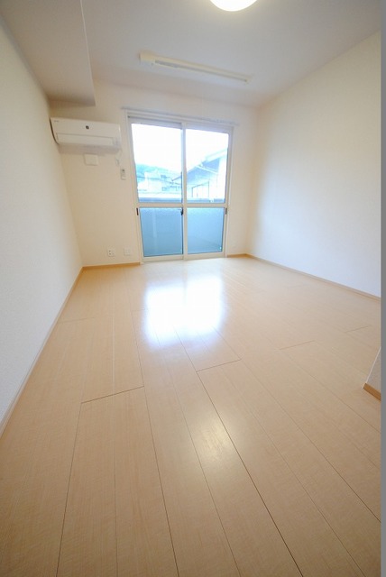 居室・リビング　写真は２０５号室