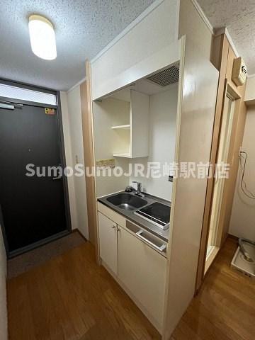 キッチン　コンパクトなキッチンで掃除もラクラク