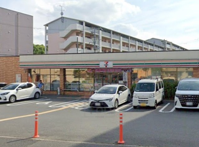 コンビニ　セブンイレブン　摂津三島2丁目店（コンビニ）まで351m