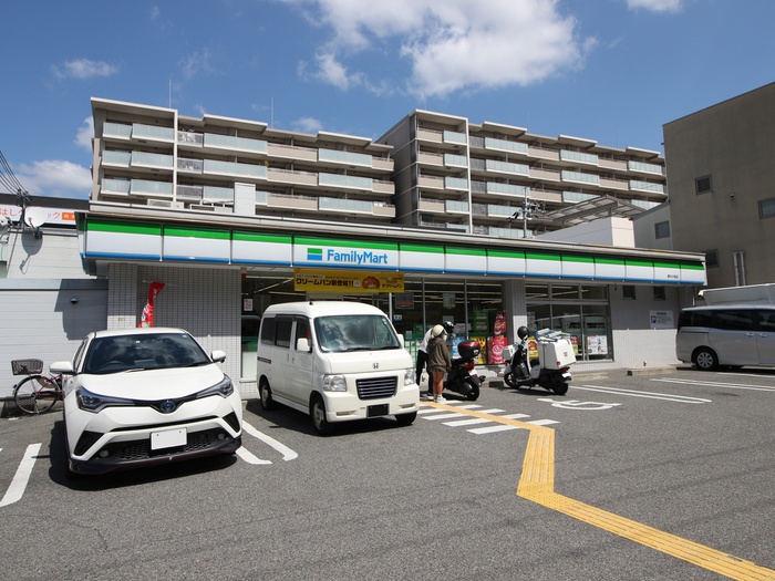 コンビニ　ファミリーマート豊中少路店（コンビニ）まで91m