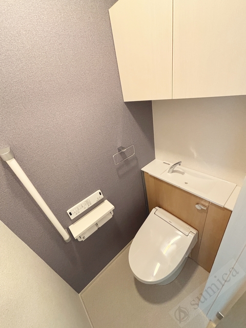 トイレ　温水洗浄便座