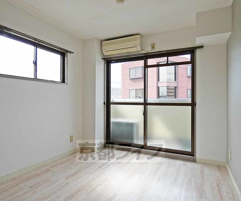 居室・リビング　広々としたお部屋です！