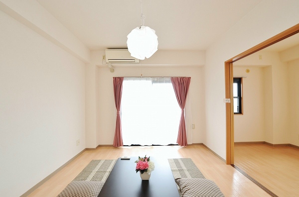 居室・リビング　8帖洋室