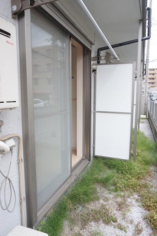 バルコニー　テラス