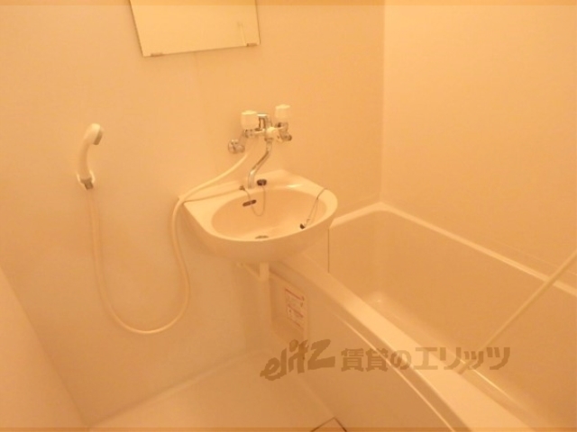 バス・シャワールーム　バス