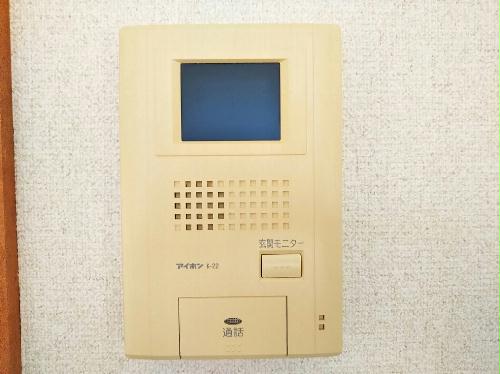 セキュリティ　モニター付きインターホンで安心。同タイプの写真です。