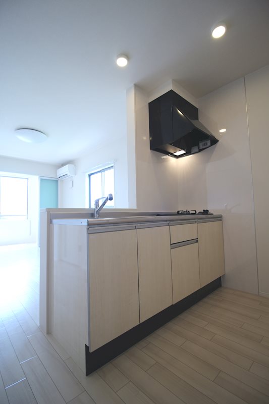 キッチン　写真は同施工会社の類似物件のものです。