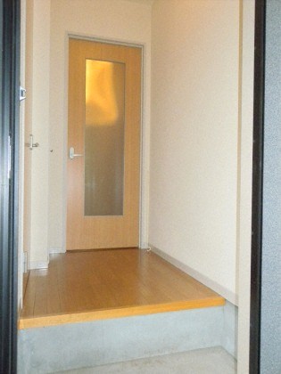 玄関　明るい玄関でお出迎えです☆