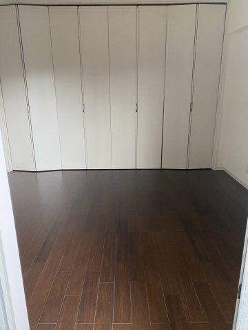 居室・リビング　こちらのリビングで趣味の時間をお楽しみください