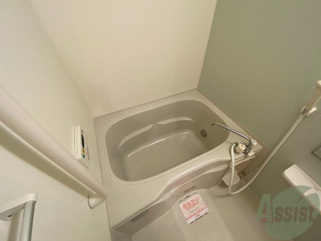 バス・シャワールーム　追い焚き機能付きのお風呂で冬季も暖まりますね。