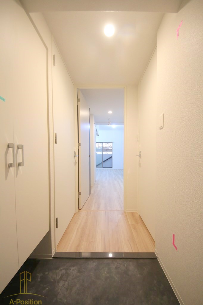 玄関　セレニテ本町東リアン