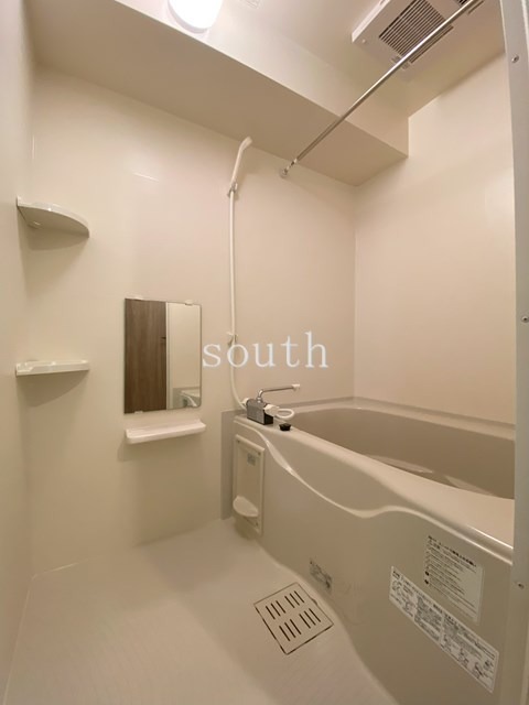 バス・シャワールーム　浴室乾燥機付きのお風呂