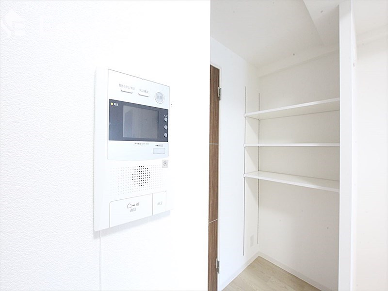セキュリティ　モニター付きインターホン