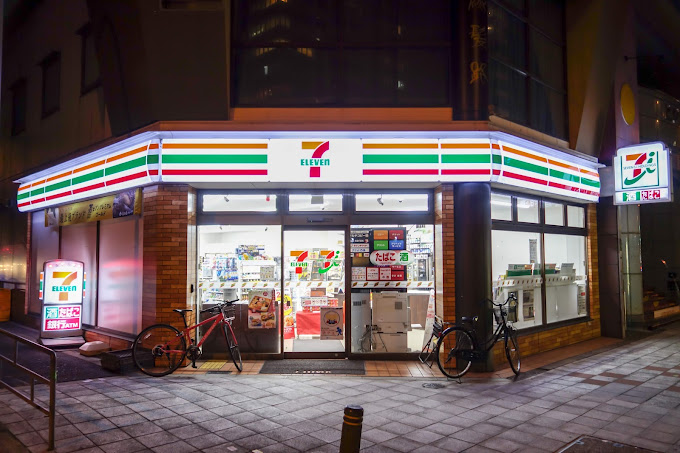 コンビニ　セブンイレブン 大阪大淀南1丁目店（コンビニ）まで724m