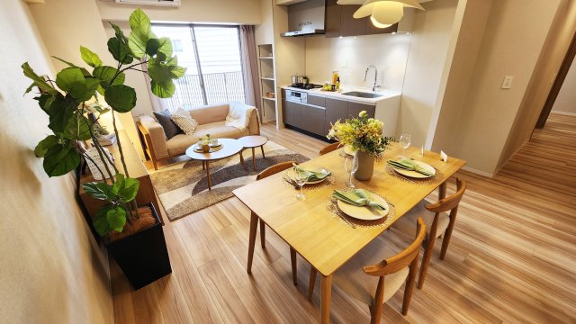 居室・リビング　モデルルームの写真ですので、家具などは付属しておりません。