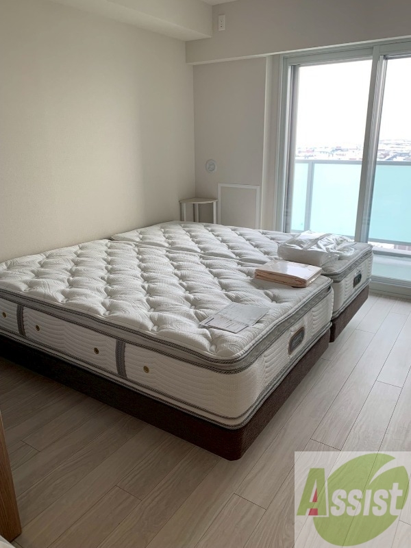 その他部屋・スペース　寝室はこちらです。光が差し込む、温かみのあるお部屋です。