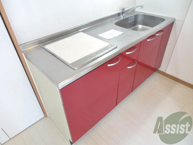 キッチン　ＩＨクッキングヒーターが設置されていて、便利ですね～。