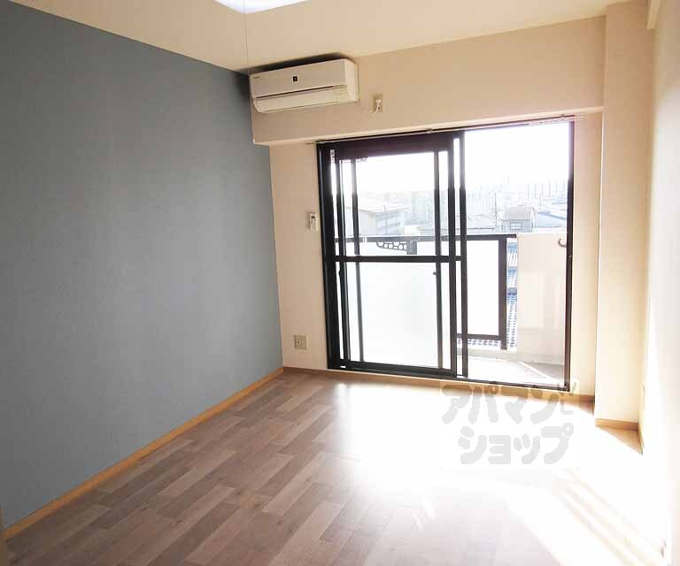 居室・リビング　アクセントクロスが特徴です！