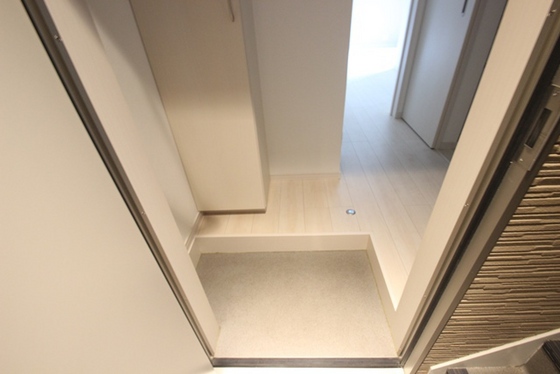 玄関　※別部屋の写真です