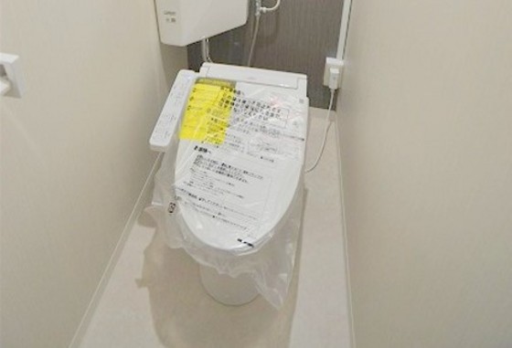 トイレ　※他号室の参考写真です。