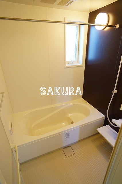 バス・シャワールーム　ご家族や長時間入浴に便利な追い炊き機能付きです♪