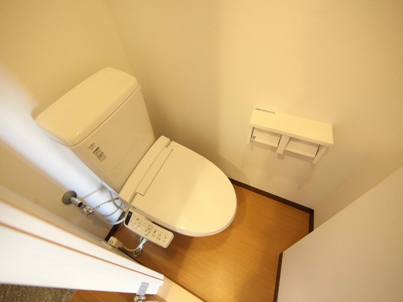 トイレ　温水洗浄暖房便座付トイレ
