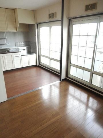 居室・リビング　★南向き２部屋★