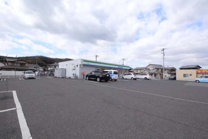 コンビニ　ファミリーマート児島下の町店（コンビニ）まで468m