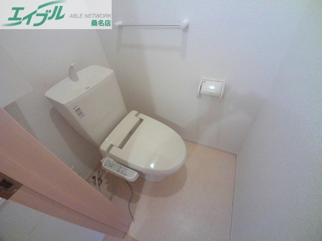 トイレ　同物件別室反転タイプ画像