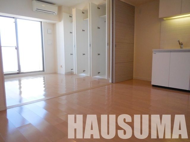 居室・リビング　室内